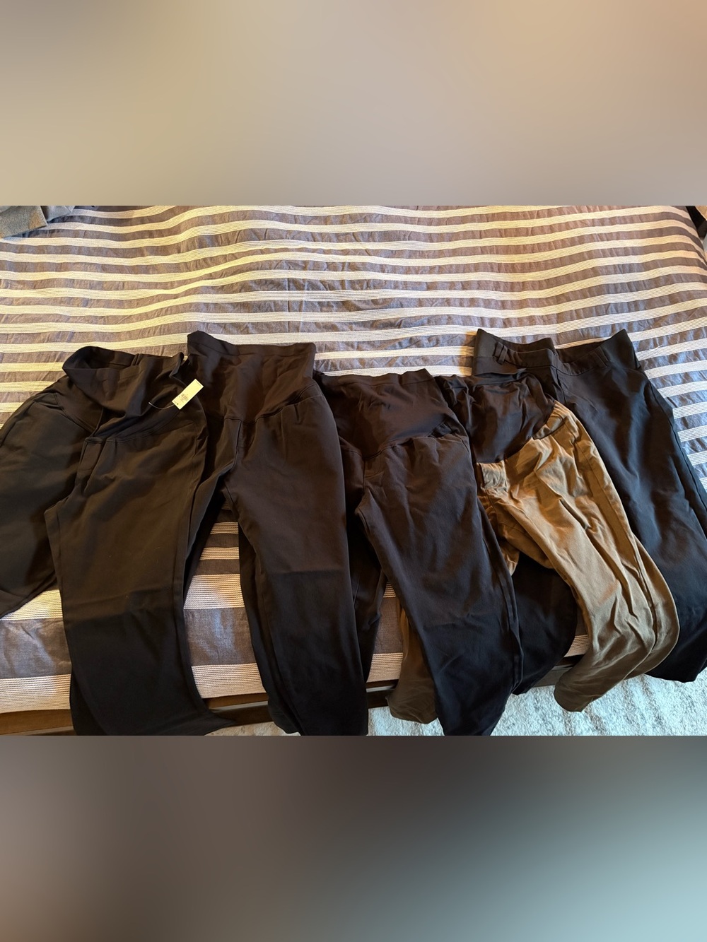 Old navy maternity pixie pants